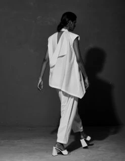 White Backeless Shirt -Incasee Ceantral 23193ab