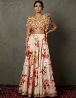 Off White & White Star Olivia Blouse And Skirt