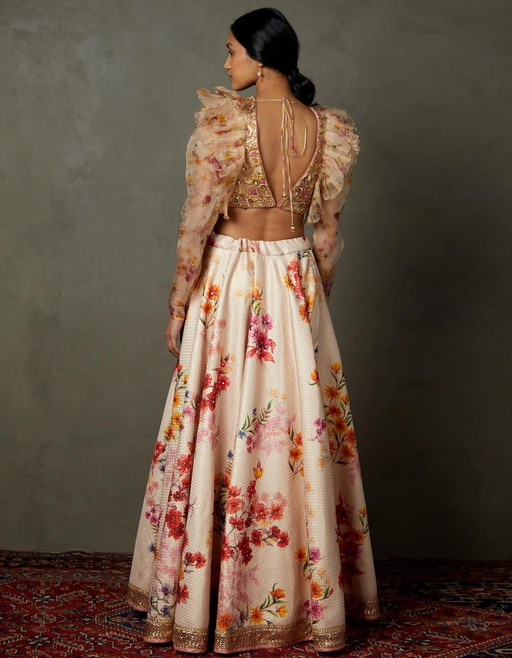 Off White & White Star Olivia Blouse And Skirt 8 Off White & White Star Olivia Blouse And Skirt - Image 6