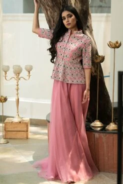 Onion Pink Skirt With A Cape -Incasee Ceantral 3 38639