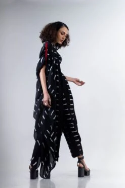 Black Rd Tail Coat -Incasee Ceantral 3 44381