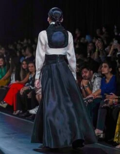 The Memento Set In Ivory & Black -Incasee Ceantral codebmedallionaarticulateob