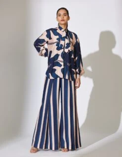 Beige And Blue Floral Bow Tie Shirt -Incasee Ceantral kofw231082 1