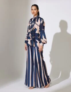 Beige And Blue Floral Bow Tie Shirt -Incasee Ceantral kofw231083 1