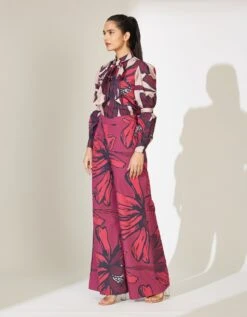 Beige And Maroon Floral Bow Tie Shirt -Incasee Ceantral kofw231263