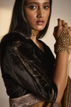 Nina Blouse In Black Velvet -Incasee Ceantral nnablsblkvlvtsyh3