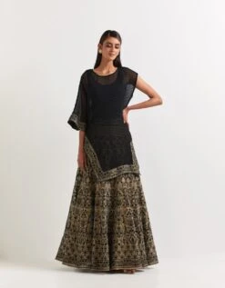 Black And Beige Cape With Skirt In Crinkle Georgette And Tissue Chanderi