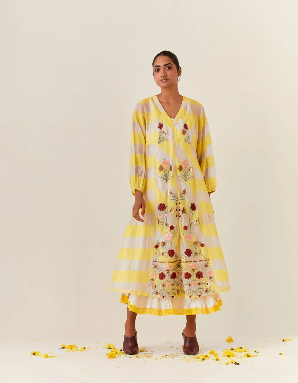 Yellow And White Kurta With A Crushed Inner 3 Yellow And White Kurta With A Crushed Inner