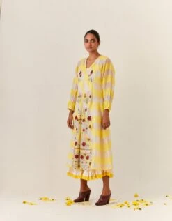 Yellow And White Kurta With A Crushed Inner 9 Yellow And White Kurta With A Crushed Inner -Incasee Ceantral ppss2423172