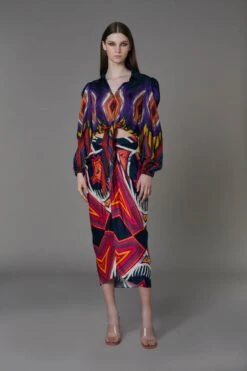 Afghani Circle Knot Shirt With Heart Pinched Skirt