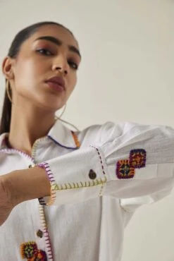 White Gulzaar Khadi Crop Shirt -Incasee Ceantral ss2308a4