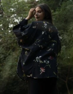 Hidden Garden Shirt -Incasee Ceantral tp8006b